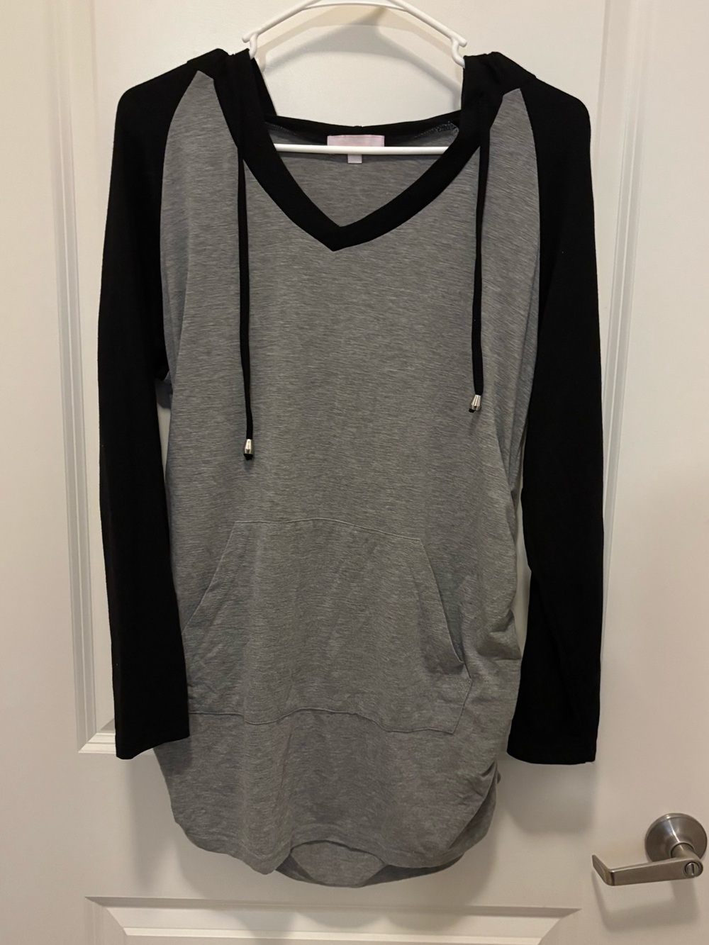 Women's Grey and Black Hooded Long-Sleeve Tee
